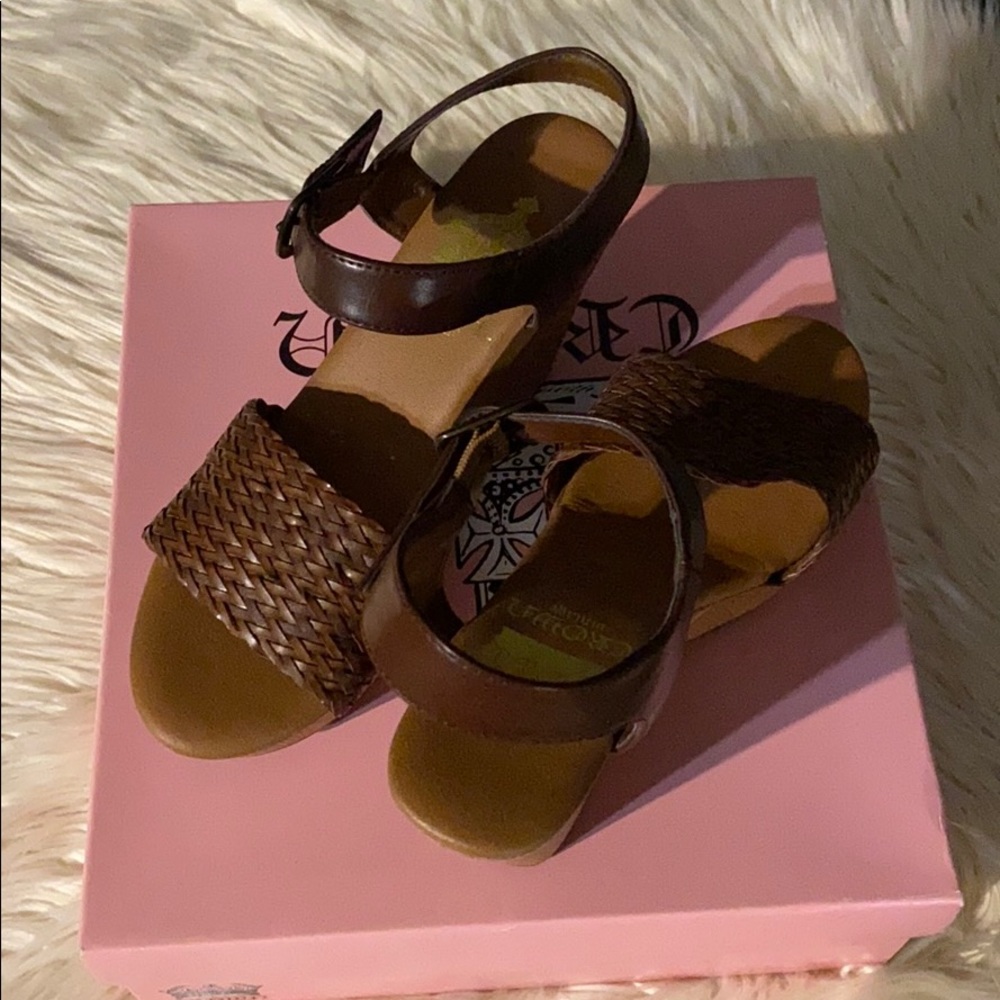 Sandals - Picture 3 of 3